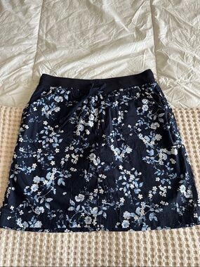 Women's Dash Navy Floral Drawstring Skort size small